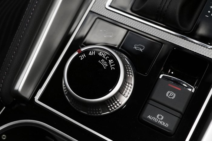 2024 Mitsubishi Pajero Sport GLS