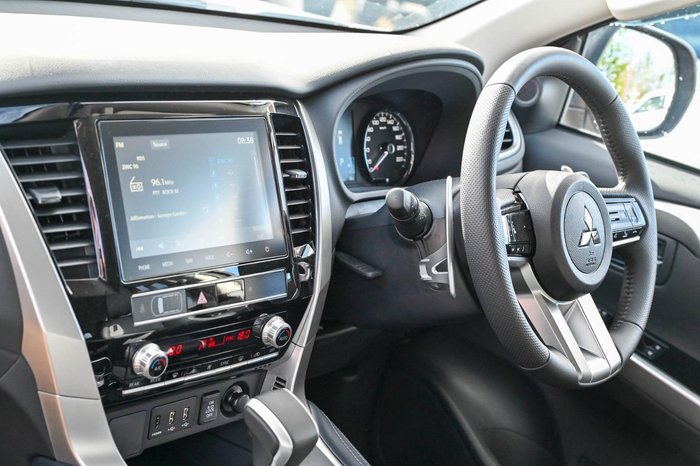 2024 Mitsubishi Pajero Sport GLS