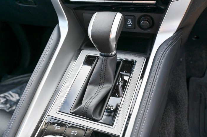 2024 Mitsubishi Pajero Sport GLS