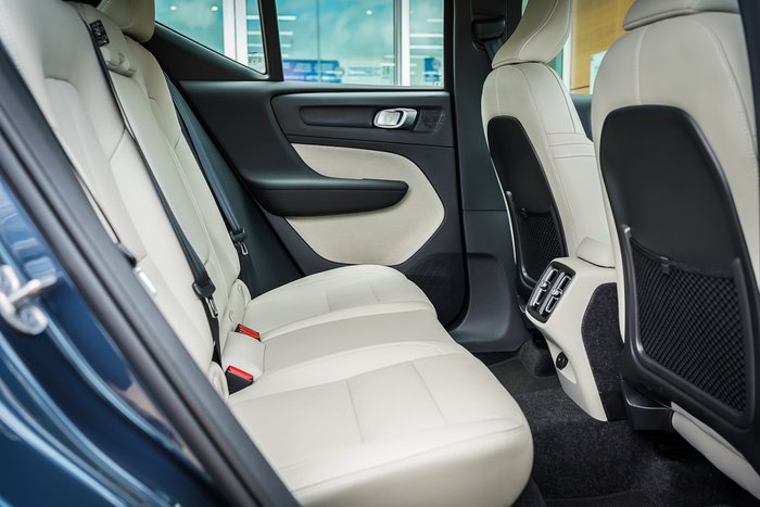 2025 Volvo XC40 Plus B4