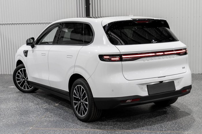 2026 Leapmotor B10 Design LR