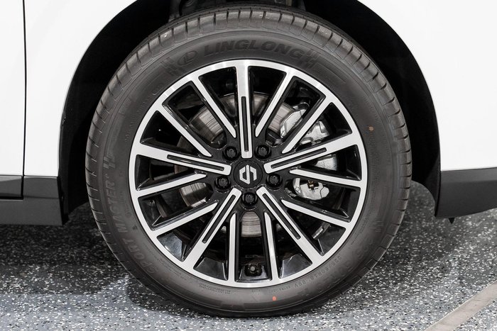 2026 Leapmotor B10 Design LR
