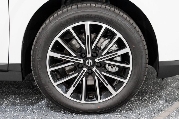 2026 Leapmotor B10 Design LR