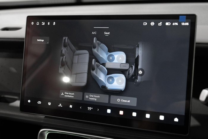 2026 Leapmotor B10 Design LR