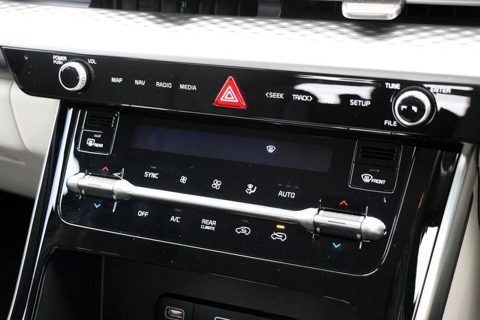 2023 Kia Carnival Si