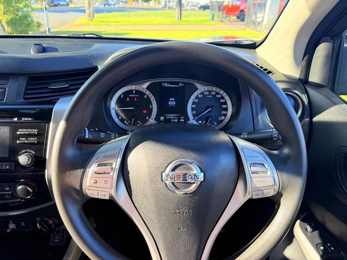 2017 Nissan Navara SL