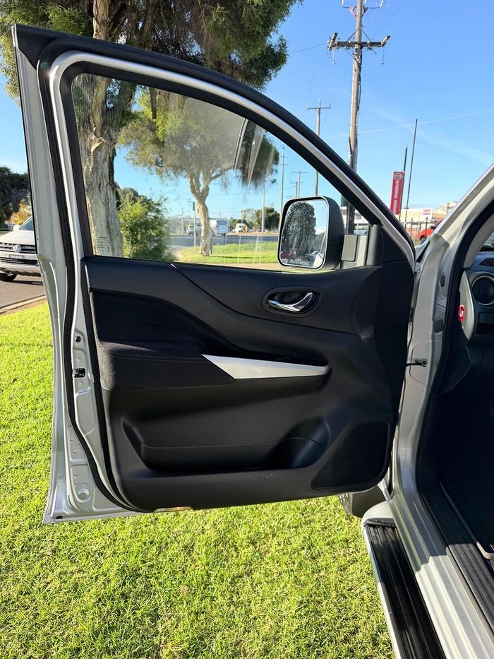 2017 Nissan Navara SL