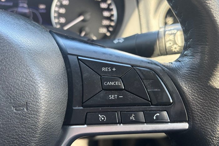 2022 Nissan Navara ST-X