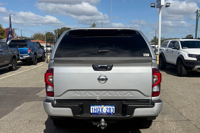 2022 Nissan Navara ST-X