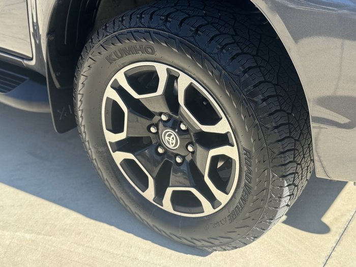 2021 Toyota Hilux SR5