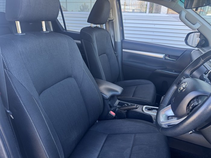 2021 Toyota Hilux SR5