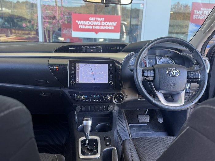 2021 Toyota Hilux SR5
