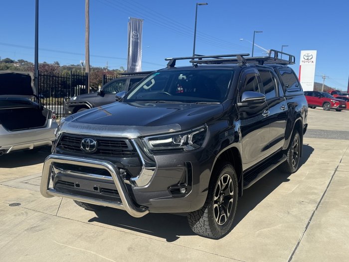 2021 Toyota Hilux SR5
