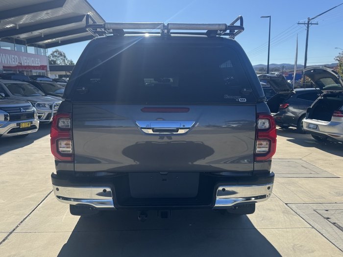 2021 Toyota Hilux SR5
