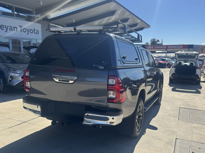 2021 Toyota Hilux SR5
