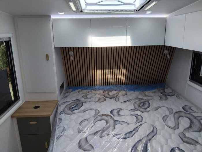 2026 Cadillac RV Ourea Royal Plus King Bed Family Triple Bunk Full Victron