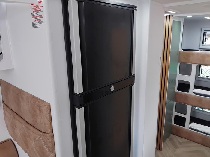 2026 Cadillac RV Ourea Royal Plus King Bed Family Triple Bunk Full Victron