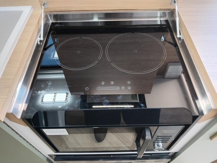 2026 Cadillac RV Ourea Royal Plus King Bed Family Triple Bunk Full Victron