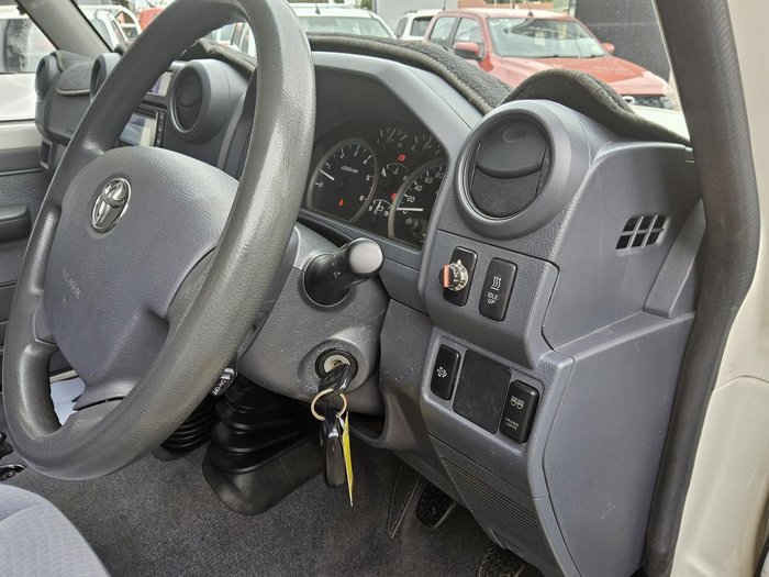 2017 Toyota Landcruiser GXL VDJ79R 4X4 Dual Range French Vanilla