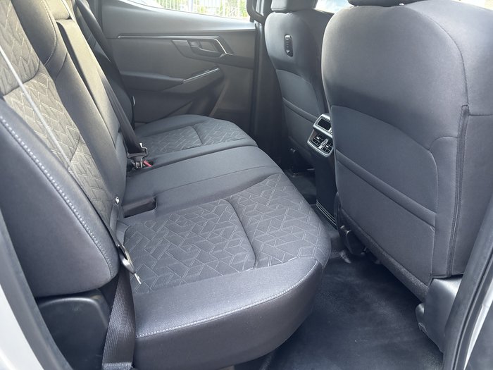 2025 Isuzu D-MAX LS-M XR