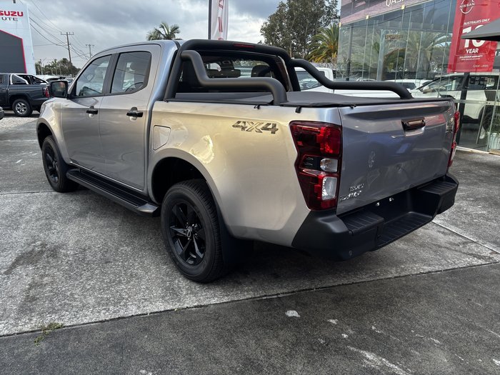 2025 Isuzu D-MAX LS-M XR