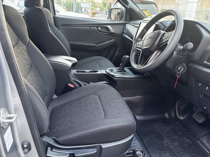 2025 Isuzu D-MAX LS-M XR