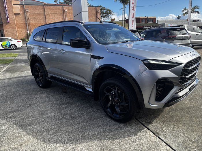 2026 Isuzu MU-X XT