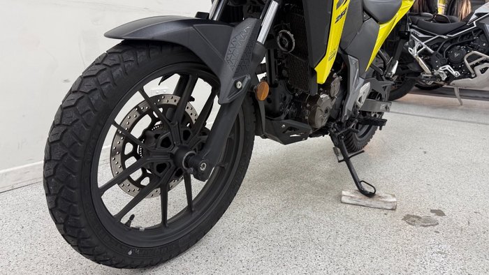 2023 Suzuki V-STROM 250 (DS250RLM3) Yellow