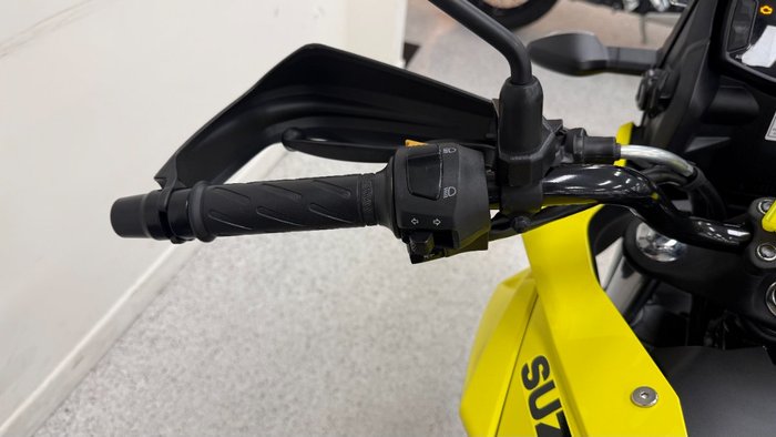 2023 Suzuki V-STROM 250 (DS250RLM3) Yellow