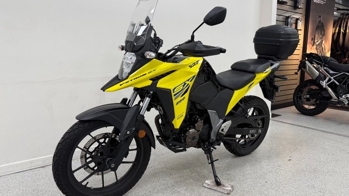 2023 Suzuki V-STROM 250 (DS250RLM3) Yellow