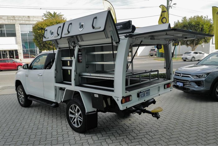 2019 Toyota Hilux SR5