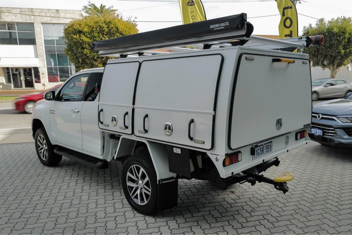 2019 Toyota Hilux SR5