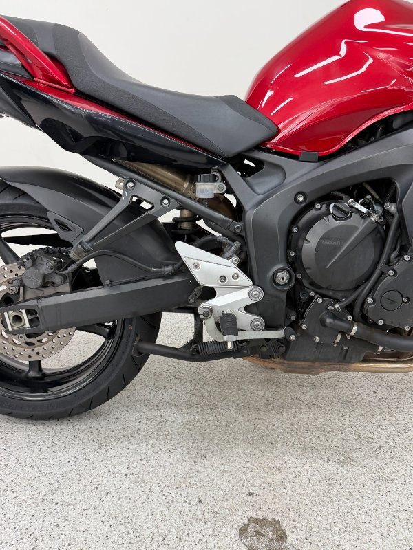 2006 YAMAHA FZ6S Red