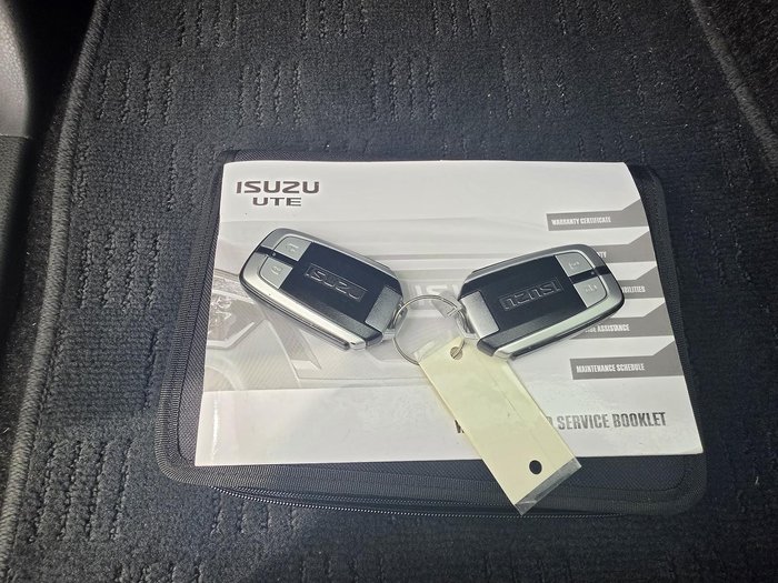 2020 Isuzu MU-X Onyx Edition