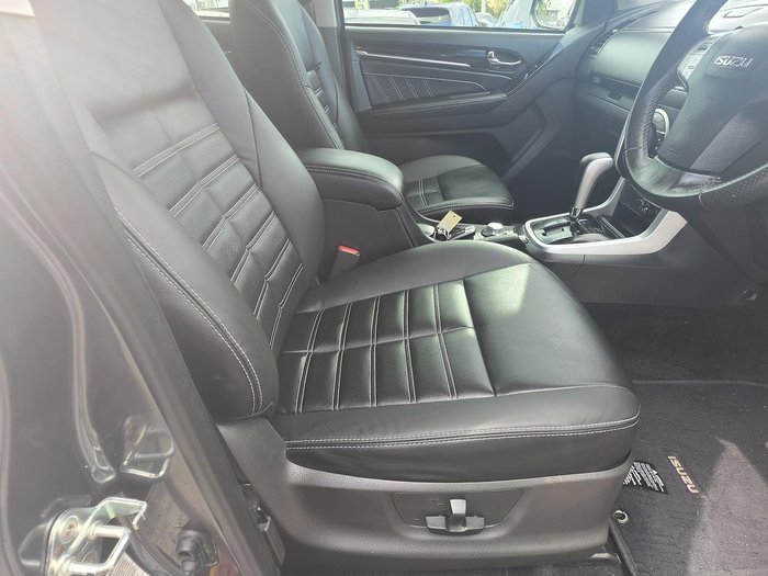 2020 Isuzu MU-X Onyx Edition