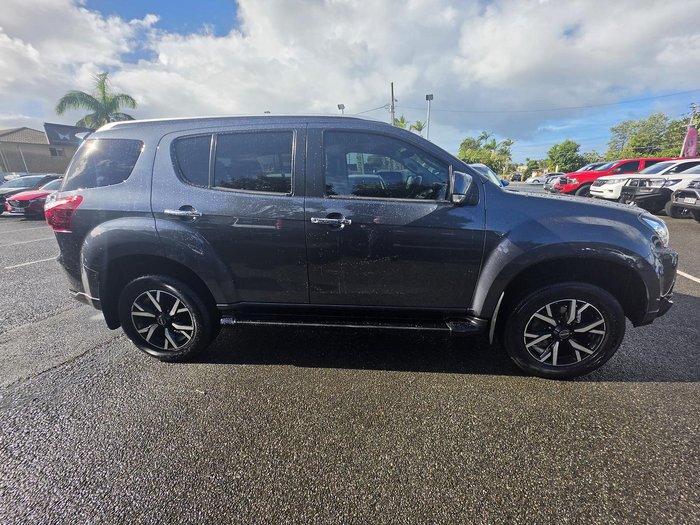 2020 Isuzu MU-X Onyx Edition
