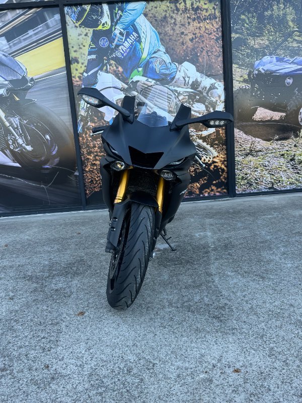2017 Yamaha YZF-R6 GREY