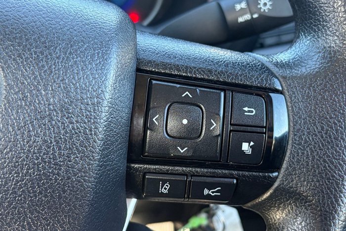 2019 Toyota Hilux SR