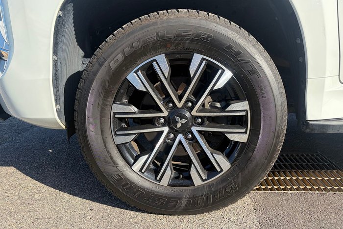 2020 Mitsubishi Pajero Sport Exceed