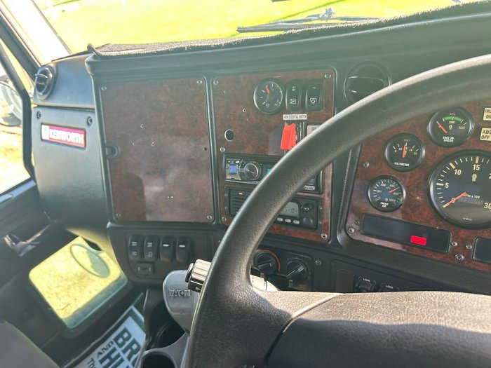 2014 Kenworth T300 Series T359