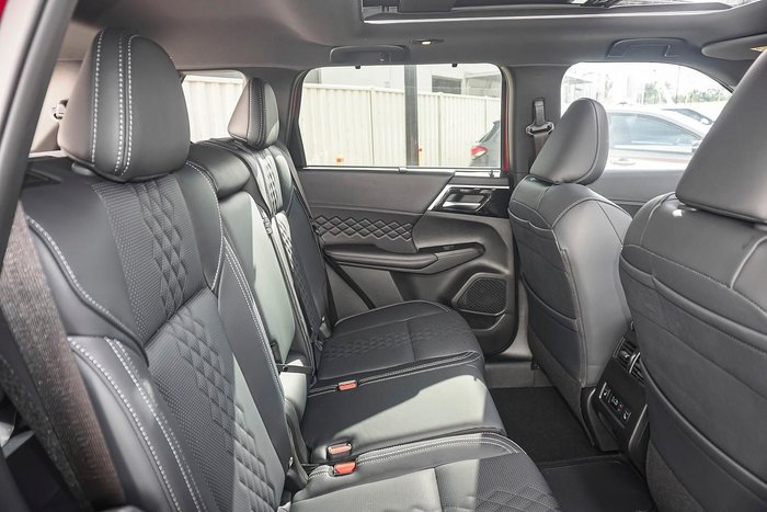 2025 Mitsubishi Outlander PHEV GSR