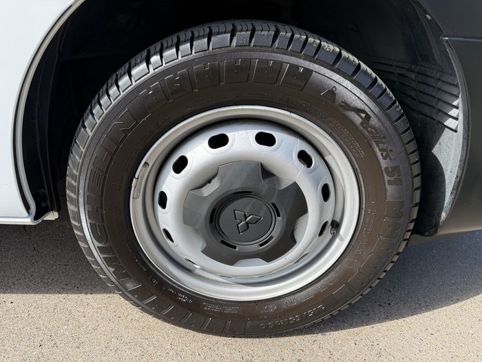 2021 Mitsubishi Express