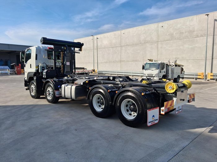 2026 Isuzu F Series FYJ 320-355 AT R60