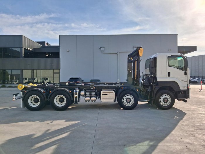 2026 Isuzu F Series FYJ 320-355 AT R60