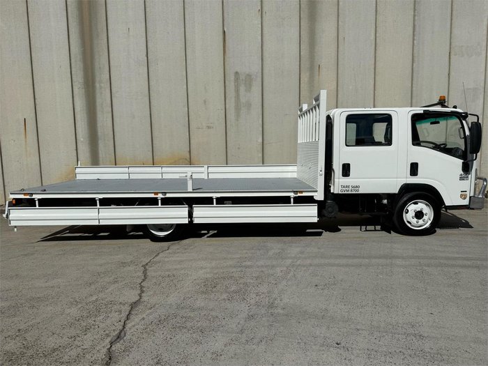 2010 Isuzu Nqr 450