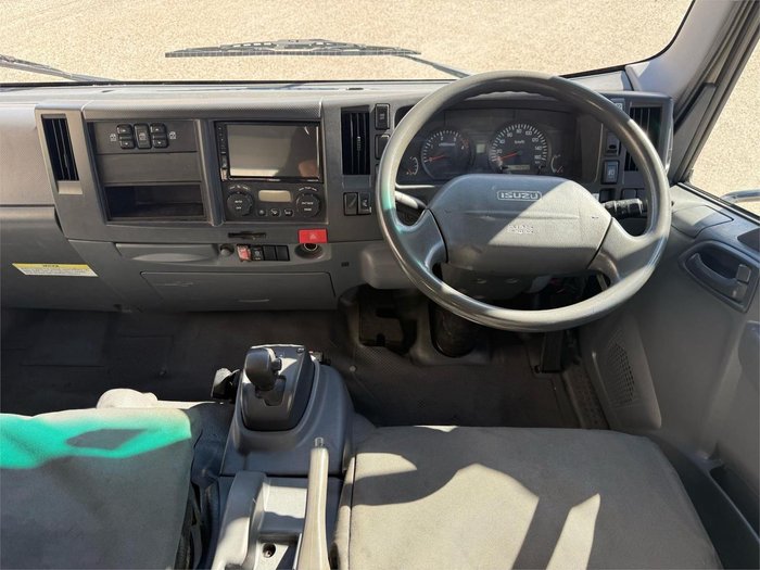 2010 Isuzu Nqr 450