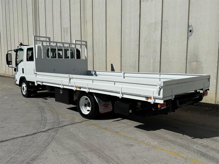 2010 Isuzu Nqr 450
