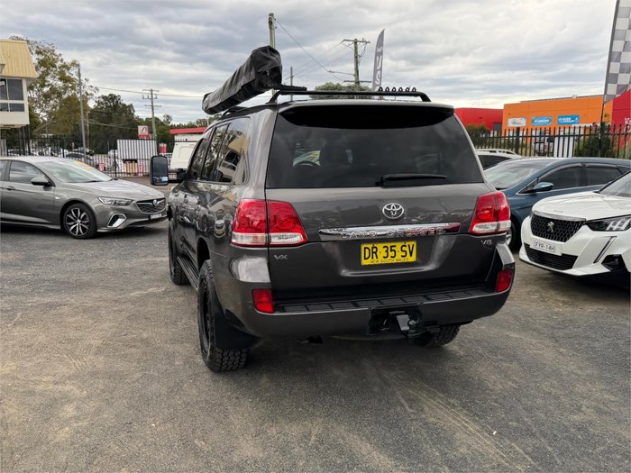 2010 TOYOTA LANDCRUISER VX (4x4)