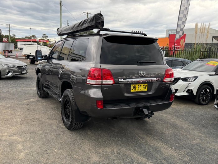 2010 TOYOTA LANDCRUISER VX (4x4)