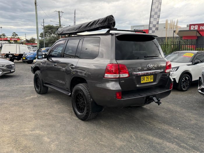 2010 TOYOTA LANDCRUISER VX (4x4)